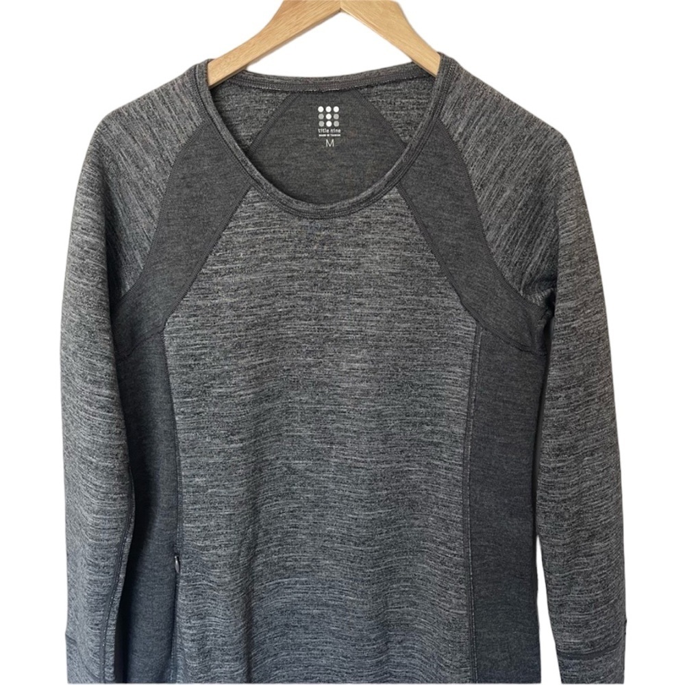 TITLE NINE Rachel Sweatshirt Tunic Top Two
Tone Size M - Picture 3 of 5
